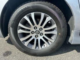 Used 2018 TOYOTA SIENNA VAN V6, 3.5 LITER XLE MINIVAN 4D - LA Auto Star located in Virginia Beach, VA