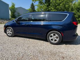 2017 CHRYSLER PACIFICA VAN V6, 3.6 LITER LX MINIVAN 4D at T&T Repairables - used car dealership in Spencer, Indiana.