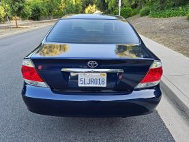 2005 TOYOTA CAMRY XLE SEDAN 4D