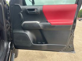 2017 TOYOTA TACOMA DOUBLE CAB SR5 PICKUP 4D 5 FT