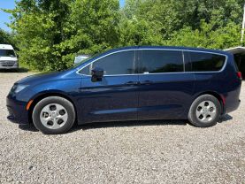 2017 CHRYSLER PACIFICA VAN V6, 3.6 LITER LX MINIVAN 4D at T&T Repairables - used car dealership in Spencer, Indiana.