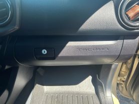 2017 TOYOTA TACOMA DOUBLE CAB PICKUP V6, 3.5 LITER TRD OFF-ROAD PICKUP 4D 6 FT