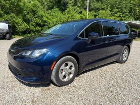 2017 CHRYSLER PACIFICA VAN V6, 3.6 LITER LX MINIVAN 4D at T&T Repairables - used car dealership in Spencer, Indiana.