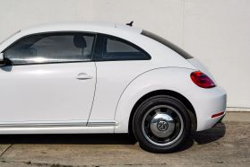 2012 Volkswagen Beetle - Image 14