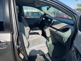 2015 TOYOTA SIENNA VAN V6, 3.5 LITER XLE MINIVAN 4D