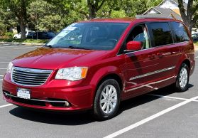 2015 CHRYSLER TOWN & COUNTRY VAN DEEP CHERRY RED CRYSTAL PEARLCOAT AUTOMATIC - Capital City Auto