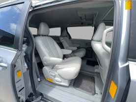 2013 TOYOTA SIENNA VAN V6, 3.5 LITER XLE MINIVAN 4D