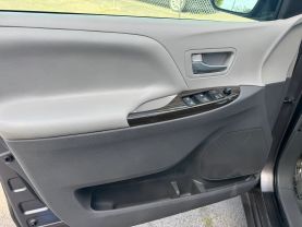 2016 TOYOTA SIENNA VAN V6, 3.5 LITER XLE MINIVAN 4D