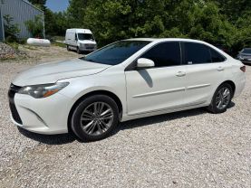 2017 TOYOTA CAMRY SEDAN 4-CYL, 2.5 LITER SE SEDAN 4D at T&T Repairables - used car dealership in Spencer, Indiana.