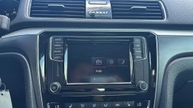 2018 Volkswagen Passat - Image 41