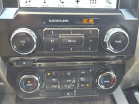 2017 Ford F350 Super Duty Crew Cablariat Pickup 4d 8 Ft - Image 32