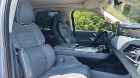 2020 Lincoln Navigator - Image 29