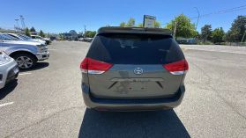 2012 TOYOTA SIENNA