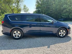 2017 CHRYSLER PACIFICA VAN V6, 3.6 LITER LX MINIVAN 4D at T&T Repairables - used car dealership in Spencer, Indiana.