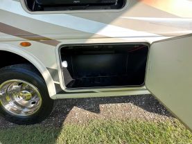 Used 2019 THOR MOTOR COACH WINDSPORT - - 29M - LA Auto Star located in Virginia Beach, VA