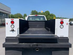 2017 FORD F350 SUPER DUTY CREW CAB 8FT KNAPHEIDE SERVICE BED TRUCK SERVICE/UTILITY TRUCKS V8, TURBO DIESEL, 6.7L XL PICKUP 4D 8 FT - Eddies Auto Sales