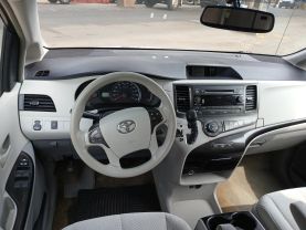 2014 TOYOTA SIENNA