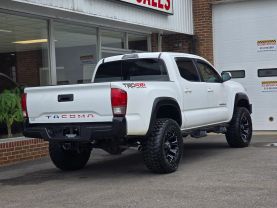 2017 Toyota Tacoma Double Cabtrd Off-road Pickup 4d 5 Ft - Image 7