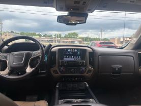 2017 GMC SIERRA 1500 CREW CAB - V8, ECOTEC3, 6.2 LITER DENALI PICKUP 4D 5 3/4 FT