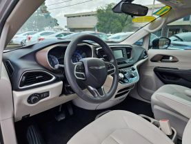 2017 CHRYSLER PACIFICA VAN V6, 3.6 LITER TOURING MINIVAN 4D