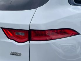2017 Jaguar F-pace - Image 41