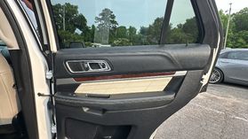 2016 Ford Explorer - Image 22