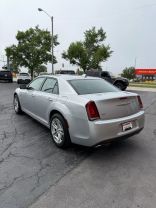 2019 CHRYSLER 300