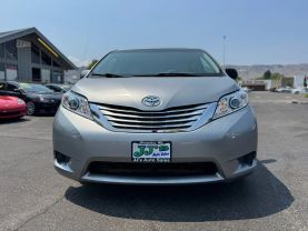 2011 TOYOTA SIENNA VAN V6, 3.5 LITER LE MINIVAN 4D