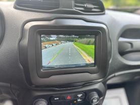 2021 Jeep Renegade - Image 15
