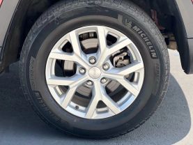 2023 JEEP GRAND CHEROKEE SUV V6, VVT, 3.6 LITER LIMITED SPORT UTILITY 4D - The Auto Lot