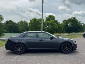 2019 CHRYSLER 300 SEDAN V6, 3.6 LITER 300S SEDAN 4D