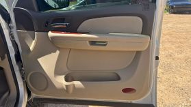 2009 CHEVROLET SILVERADO 1500 CREW CAB PICKUP V8, FLEX FUEL, 5.3 LITER LTZ PICKUP 4D 5 3/4 FT