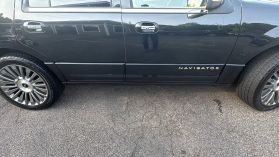 2015 Lincoln Navigator - Image 12