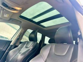2017 VOLVO XC60 SUV 4-CYL, DRV-E, TURBO, 2.0L T6 DYNAMIC SPORT UTILITY 4D
