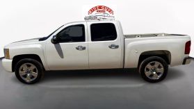 2009 CHEVROLET SILVERADO 1500 CREW CAB PICKUP V8, FLEX FUEL, 5.3 LITER LTZ PICKUP 4D 5 3/4 FT