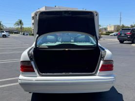 2001 MERCEDES-BENZ E-CLASS SEDAN V6, 3.2 LITER E 320 SEDAN 4D