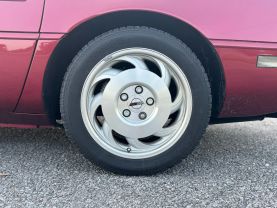 1994 CHEVROLET CORVETTE HATCHBACK V8, 5.7 LITER COUPE 2D