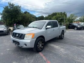 2011 NISSAN TITAN CREW CAB