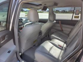 2009 Toyota Highlander - Image 11
