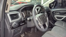 2018 Nissan Titan Crew Cab Sv Pickup 4d 5 1/2 Ft - Image 9