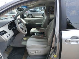 2014 TOYOTA SIENNA