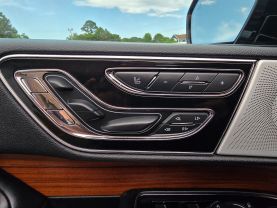 2019 Lincoln Navigatorreserve Sport Utility 4d - Image 20