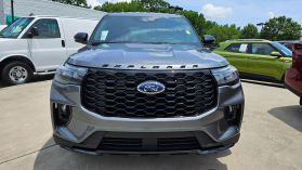 2025 Ford Explorer - Image 2
