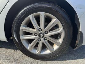 2016 HYUNDAI ELANTRA SEDAN 4-CYL, 1.8 LITER SE SEDAN 4D