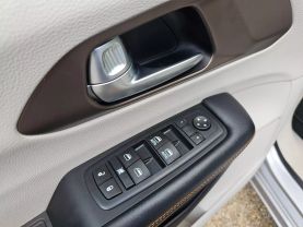 2017 CHRYSLER PACIFICA VAN V6, 3.6 LITER TOURING MINIVAN 4D