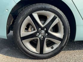 2019 TOYOTA PRIUS HATCHBACK 4-CYL, HYBRID, 1.8 LITER LIMITED HATCHBACK 4D