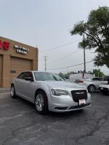 2019 CHRYSLER 300