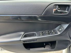 2017 Mitsubishi Lancer Es Sedan 4d - Image 16