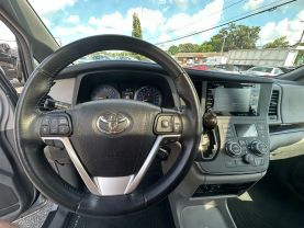 Used 2018 TOYOTA SIENNA VAN V6, 3.5 LITER XLE MINIVAN 4D - LA Auto Star located in Virginia Beach, VA