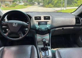 2006 Honda Accord - Image 13
